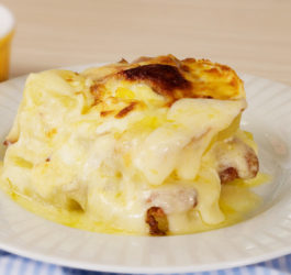 batata ao queijo, bacon e ovo